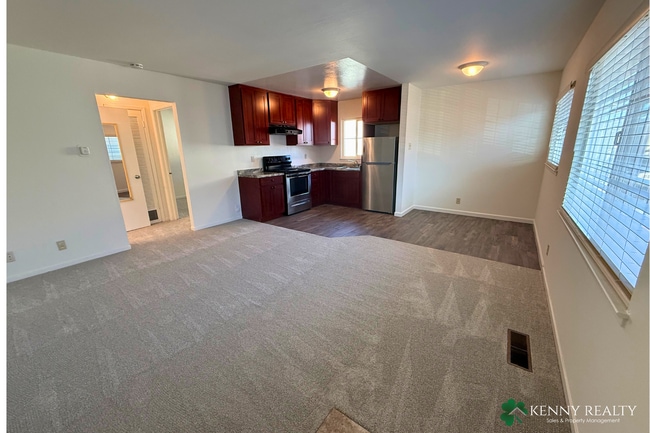 516 Railroad/ 517/519 1st Lane