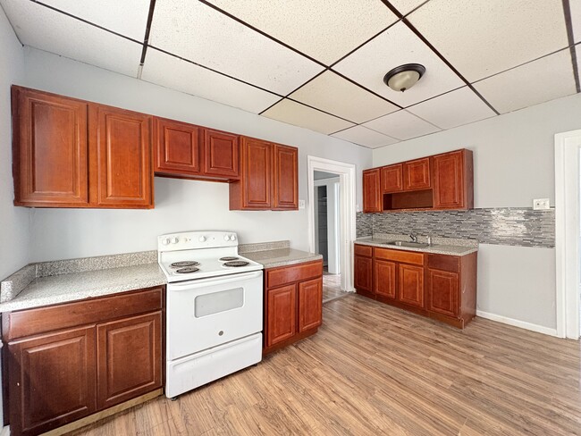 Building Photo - 295 Renner Ave Unit 2 Rental