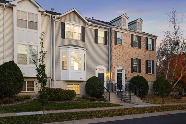 Building Photo - 15729A Porchlight Lane