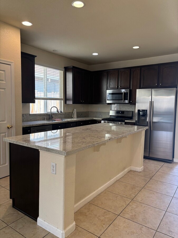 Photo - 390 Greg Thatch Cir