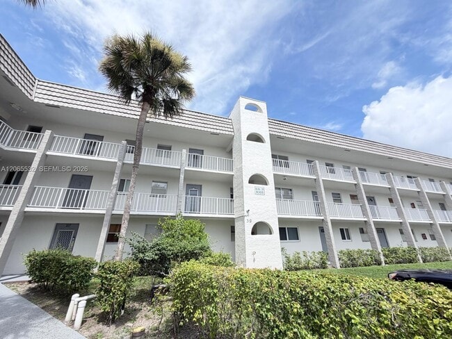 Building Photo - 8305 Sunrise Lakes Blvd Unit 310