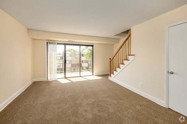 2BR, 2BA – 995SF - Living Room