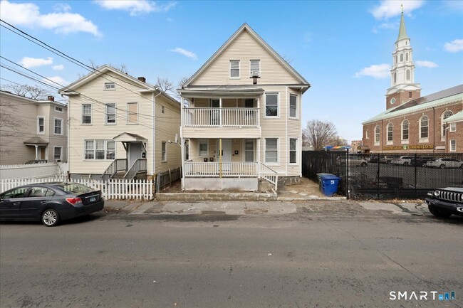 Photo - 52-54-54 Hanover St Unit 1