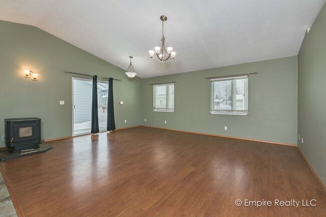 Photo - 3 bdrm 2 bath 2 car garage home in  NP