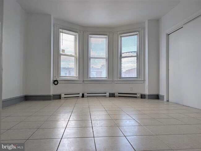 Photo - 5205 N 5th St Unit 2F FRONT