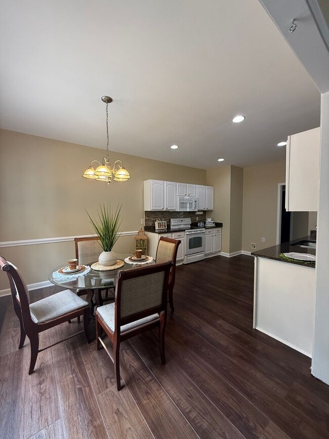 Photo - 450 Sterling Dr