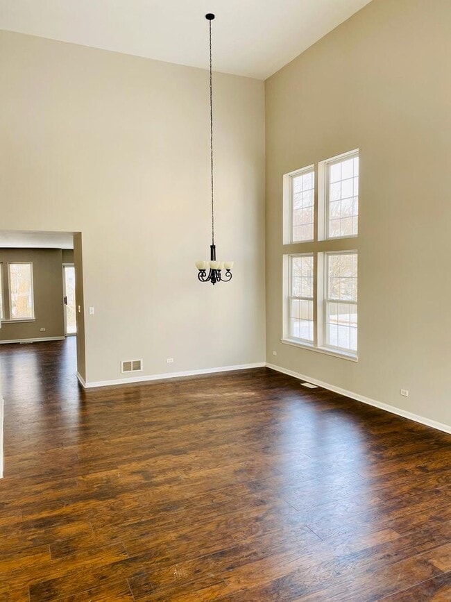 Photo - 2824 Whitehall Ln