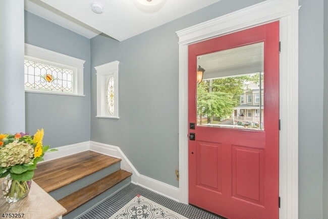 Building Photo - 34 N Willow St