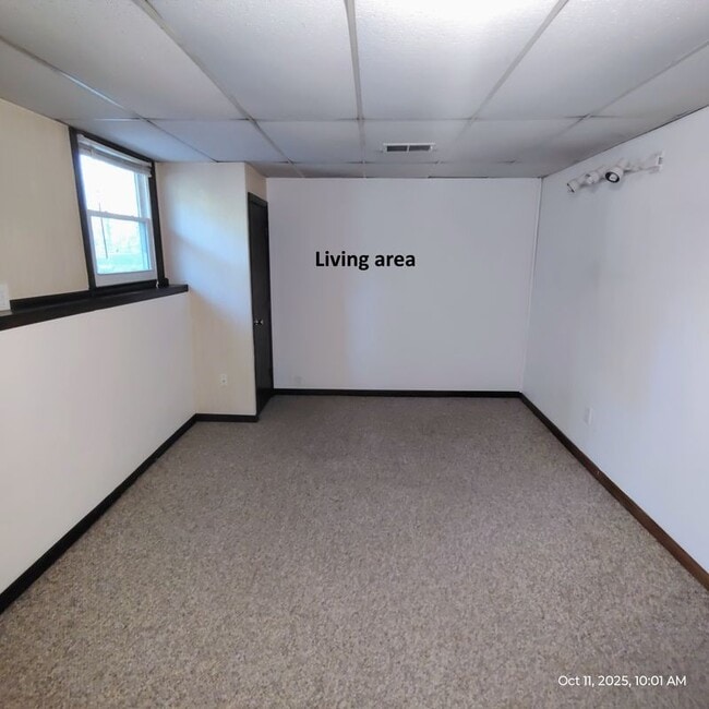 Photo - 124 Mammoth Rd