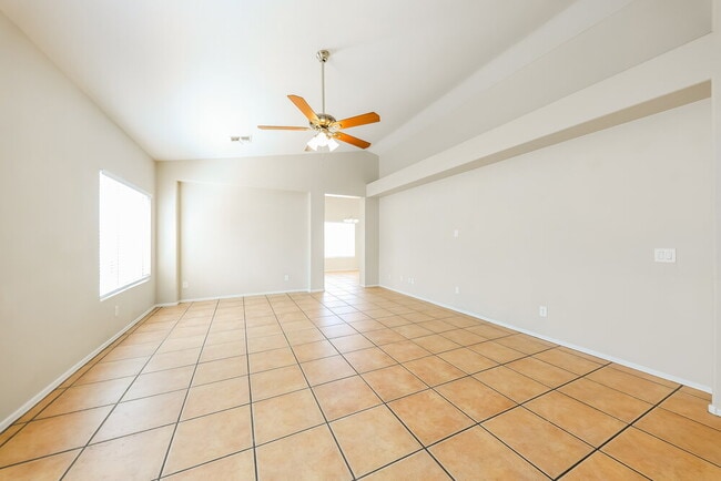 Photo - 3915 W Buckskin Trail