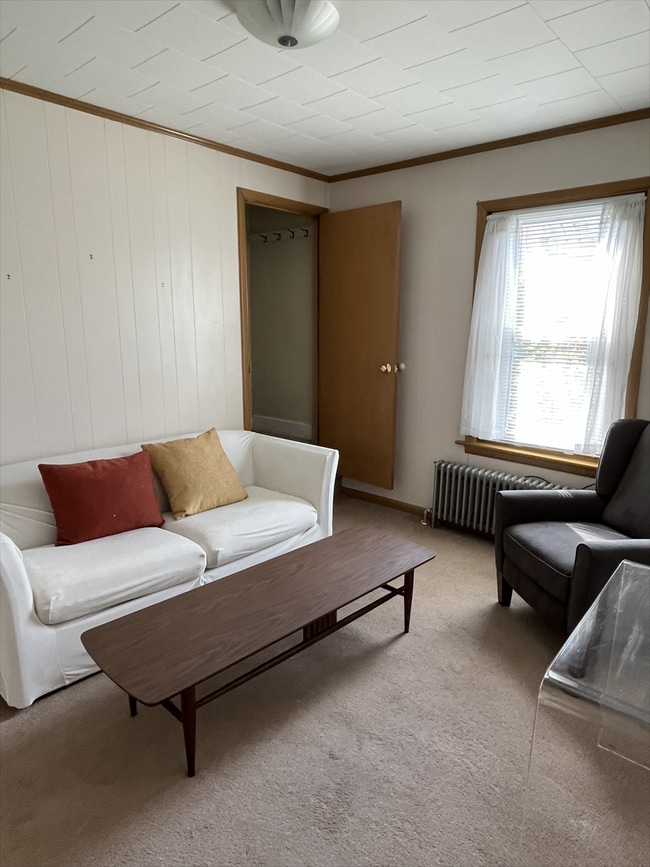 Photo - 701 E 6th St