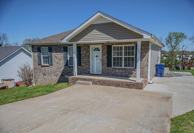 Photo - 955 Russet Dr