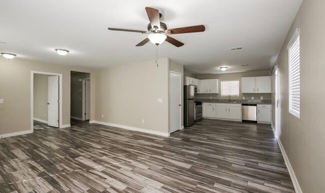 Photo - 5530 Alvarez St