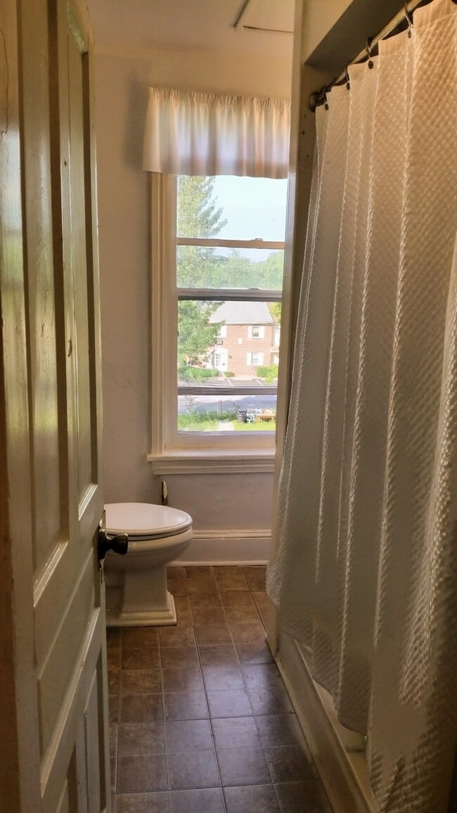 Photo - 615 S Matlack St