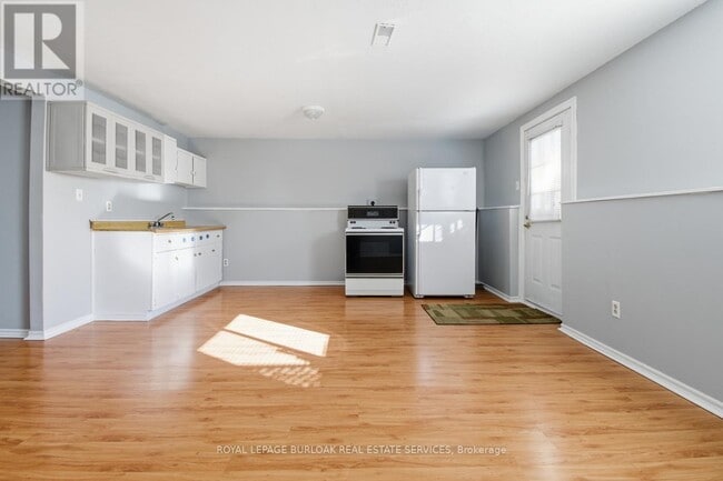 Photo - 113 Commercial St