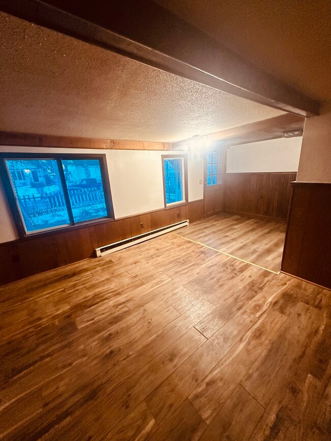 Photo - 1995 Cottage Ave E