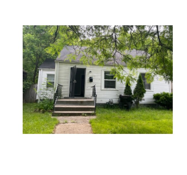 Photo - 16572 Beaverland St House
