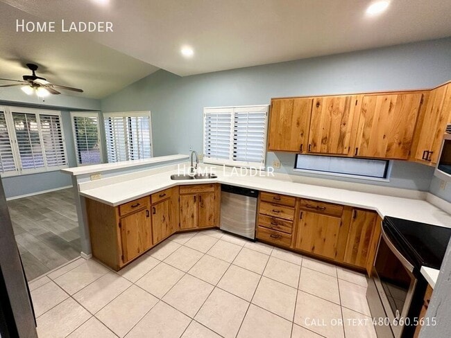 Photo - 5437 E Greenway St