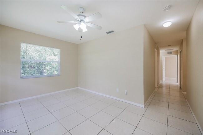 Photo - 1016 Bagget St E
