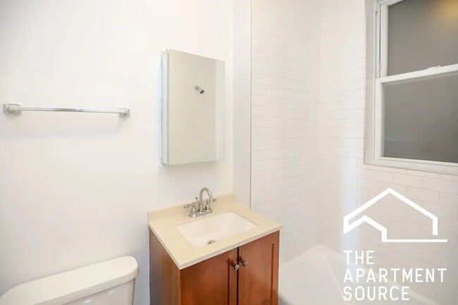 Building Photo - 1550 W 95th St Unit 1550 West 95th Street