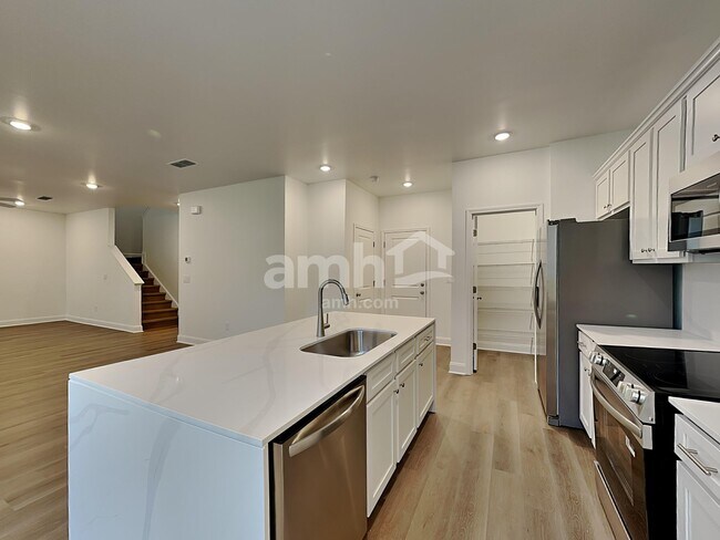 1589 Aquamarine Dr