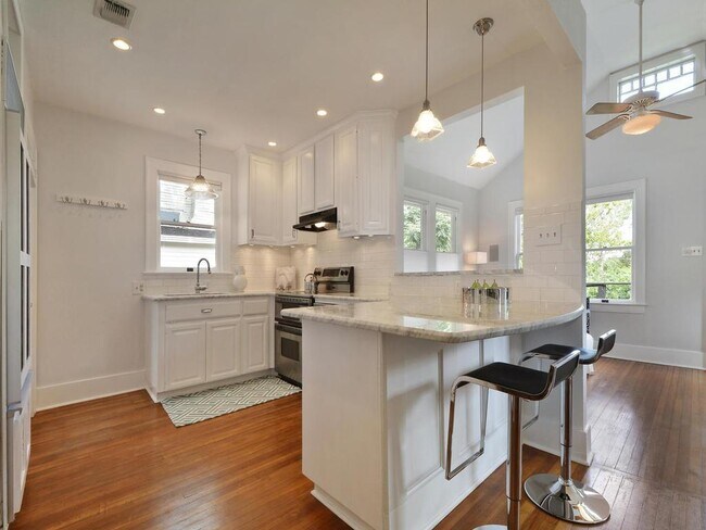 Photo - 2407 De Soto Dr