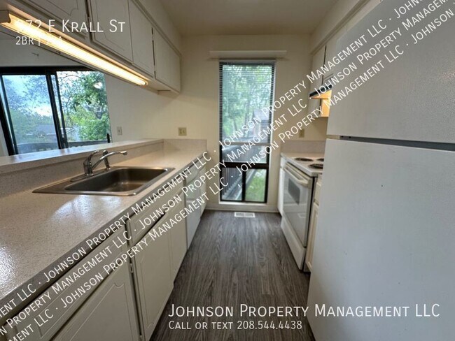 Photo - 972 E Krall St