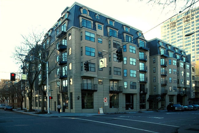 Photo - Montreux Condos