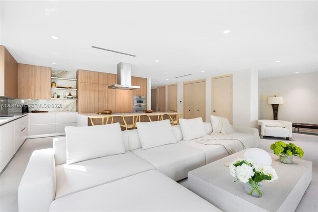 Photo - 241 NW 46th St