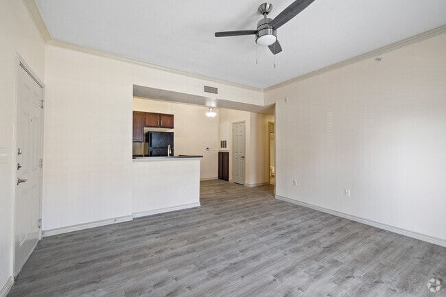 2BR, 2BA - 876SF - Living