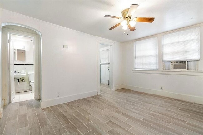 1826 Moss St Unit B