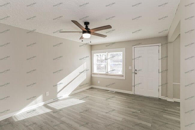 Photo - 3264 Warfield Ave