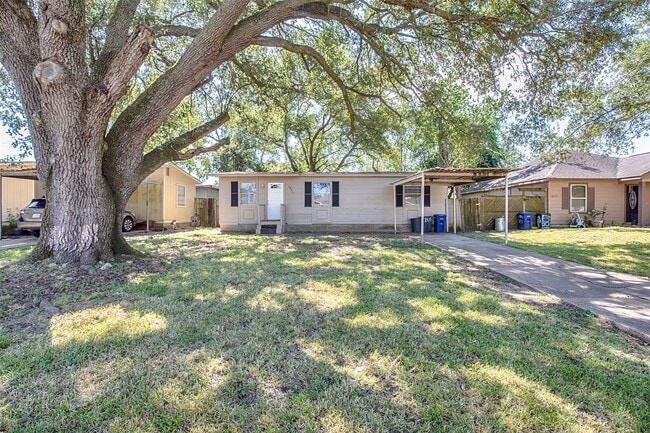 Photo - 1805 Oriole Dr