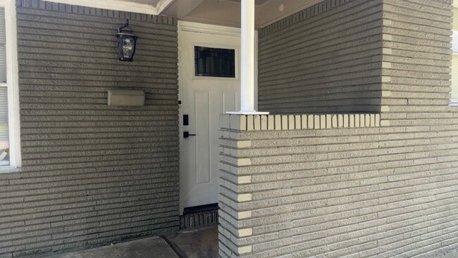 Photo - 1603 Buchanan St