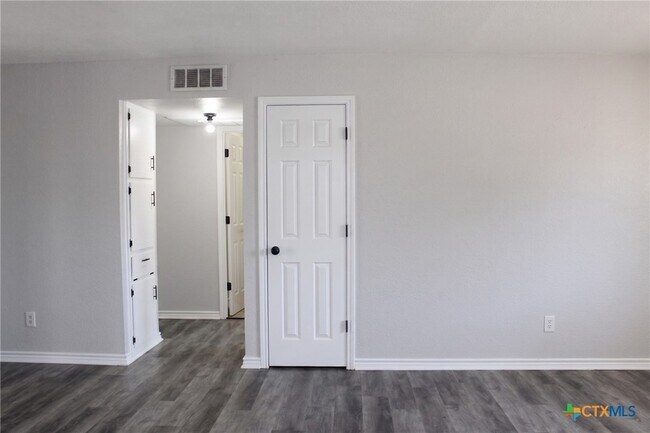 2102 Hunt Dr Unit B