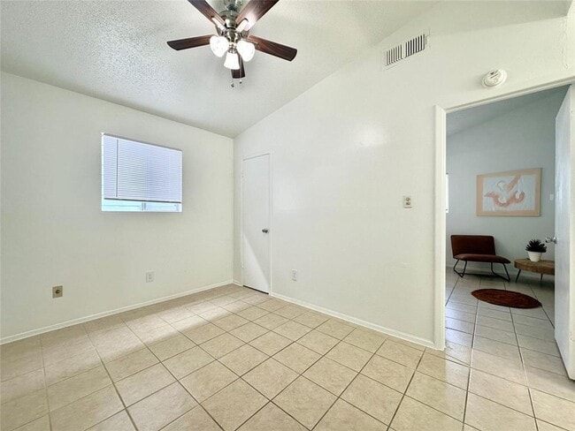 Photo - 2410 Longview St Unit D-102