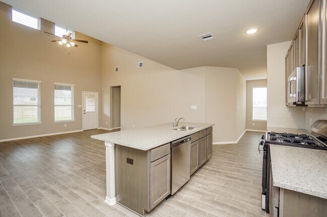 Photo - 5463 Grand View Dr