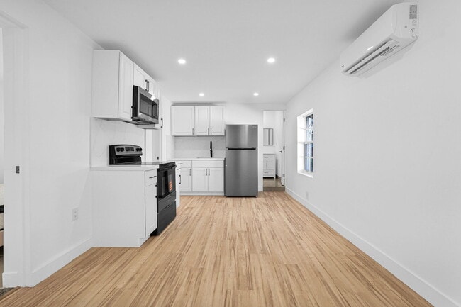 Photo - 2419 Coolidge St Unit Coolidge St