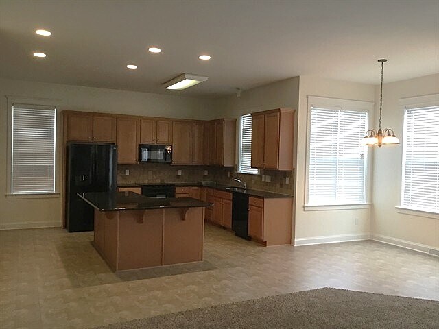 Photo - 15612 Waterfront Dr