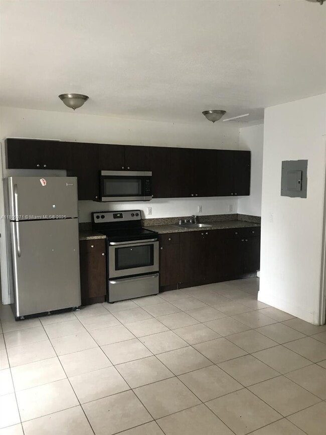 Photo - 155 NE 59th St Apartamento Unidad 3
