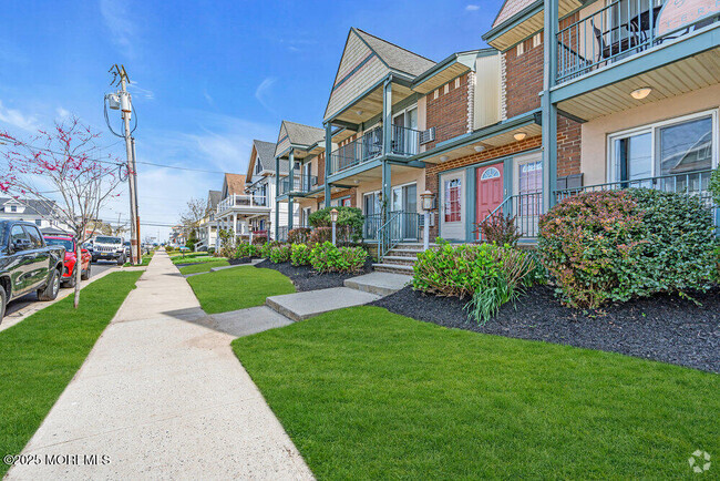 Building Photo - 207 13th Ave Unit 7 Rental