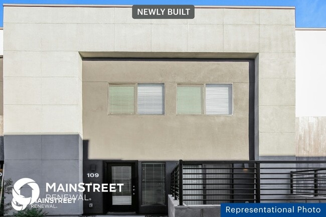 Photo - 1119 S Stapley Dr Townhome