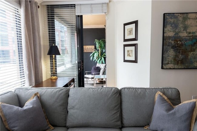 Photo - 3481 Lakeside Dr NE