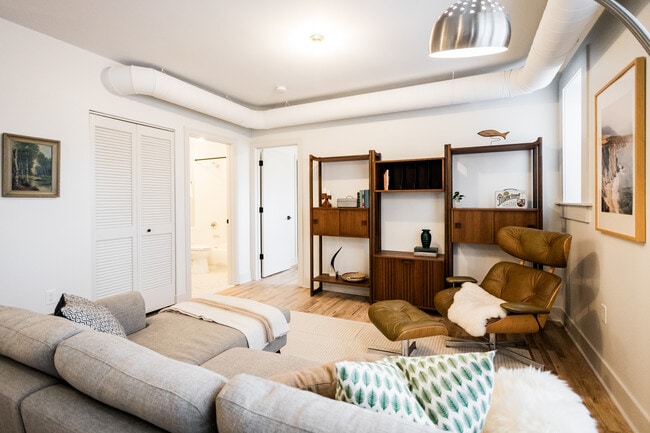 Photo - Broderick Manor