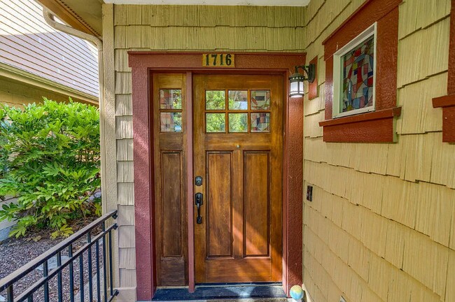 Photo - 1716 SE Softwood Way