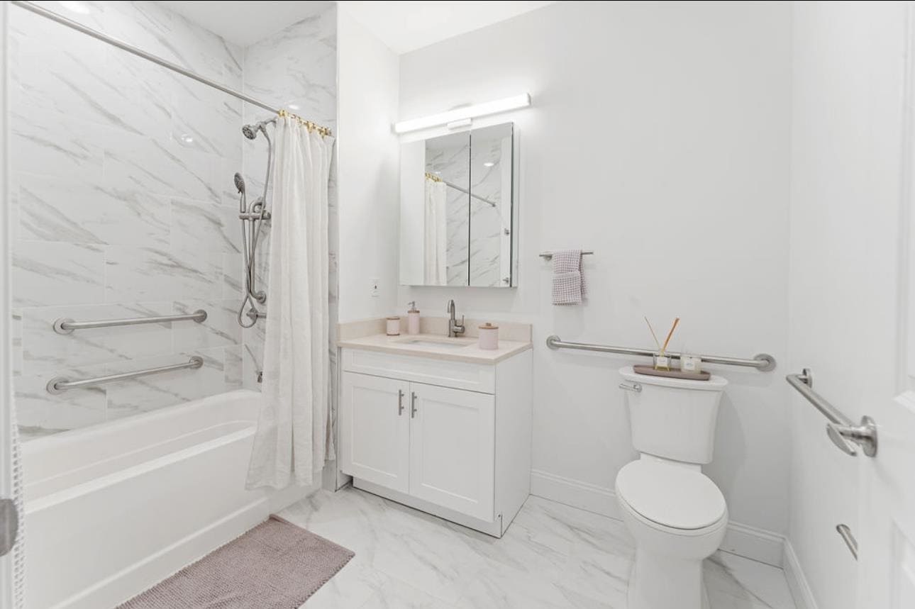 Photo - 273-283-283 E Kinney St