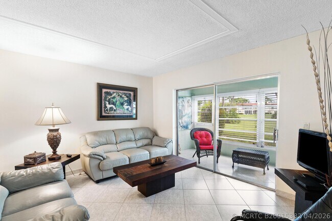 Photo - 3 Abbey Ln Unit 102
