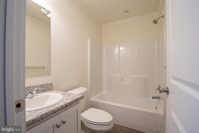 Photo - 19 Loxley Ln