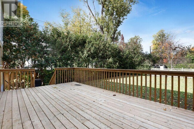 Photo - 1371 Kilborn Ave