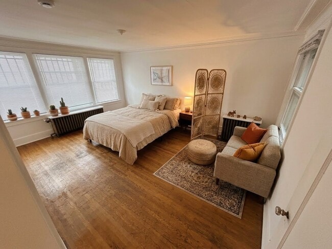 4737 Brooklyn Ave NE Unit 204